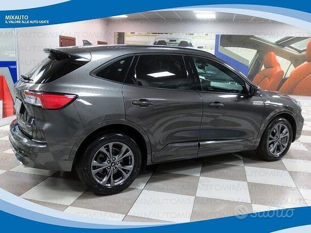 Usata Ford Kuga ST-Line 225 CV (165 kW) 2021 Grigio SUV