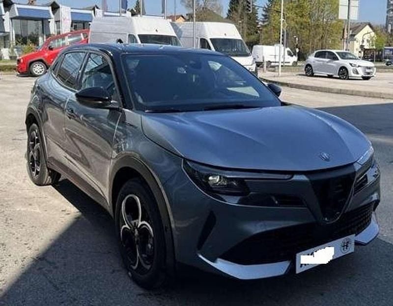 Nuova Alfa Romeo Junior Edizione Speciale 136 CV (100 kW) 2025 Blu navigli/gr.arese + tetto n SUV