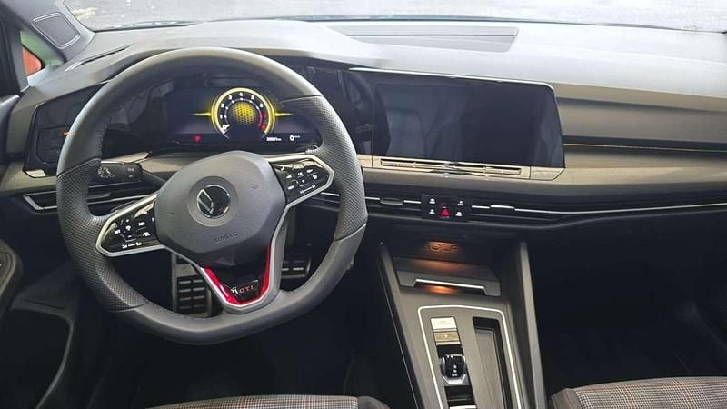 Nero Usata 2022 VW Golf GTI Tre volumi | 30.000 € (Buon prezzo) - Immagine 1/4