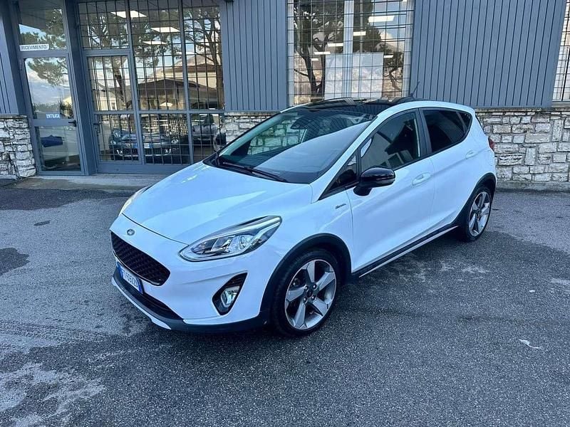 Usata Ford Fiesta Active 99 CV (72 kW) 2019 Bianco Berlina