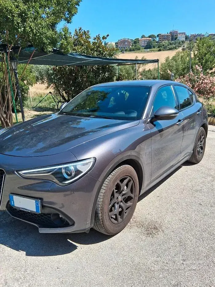 Usata Alfa Romeo Stelvio 160 CV (117 kW) 2022 Grigio SUV
