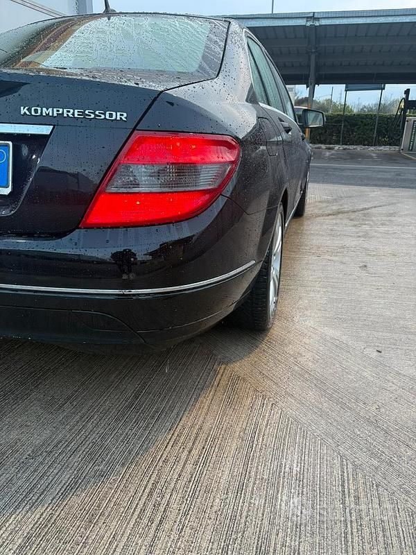 Usata Mercedes C200 Avantgarde 184 CV (135 kW) 2010 Nero Berlina