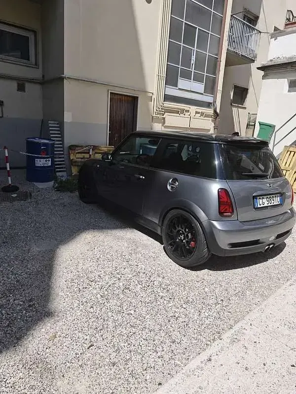 Usata Mini Cooper S 163 CV (119 kW) 2003 Grigio Utilitaria