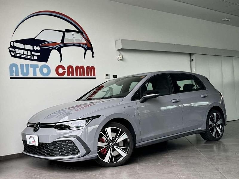 Grigio Usata 2022 VW Golf VIII GTE Tre volumi | 26.400 € (Buon prezzo) - Immagine 1/4