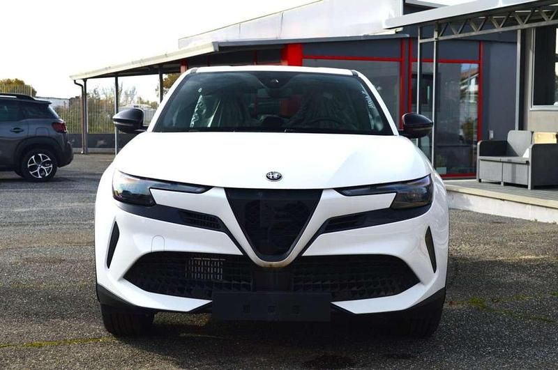 Nuova Alfa Romeo Junior Edizione Speciale 145 CV (106 kW) 2025 Bianco SUV