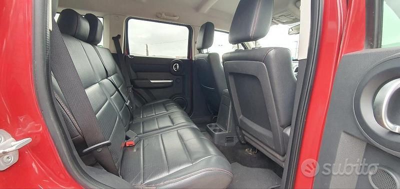 Usata Dodge Nitro 177 CV (130 kW) 2007 Rosso SUV