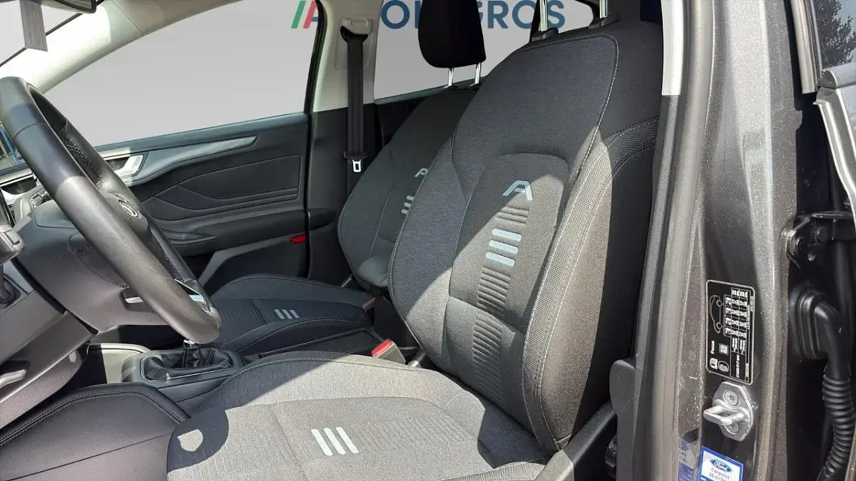 Usata Ford Focus 100 CV (73 kW) 2022 Grigio Berlina