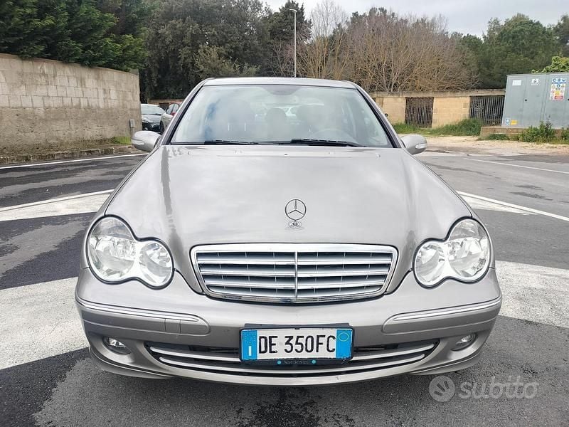 Usata Mercedes C220 Avantgarde 149 CV (109 kW) 2007 Marrone Berlina