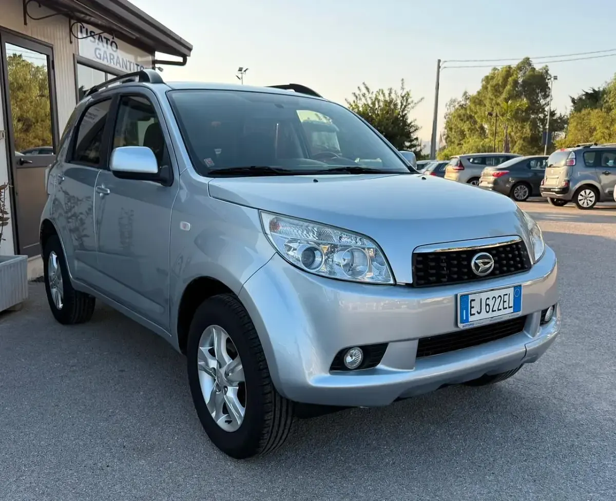 Usata Daihatsu Terios 101 CV (74 kW) 2011 Grigio SUV