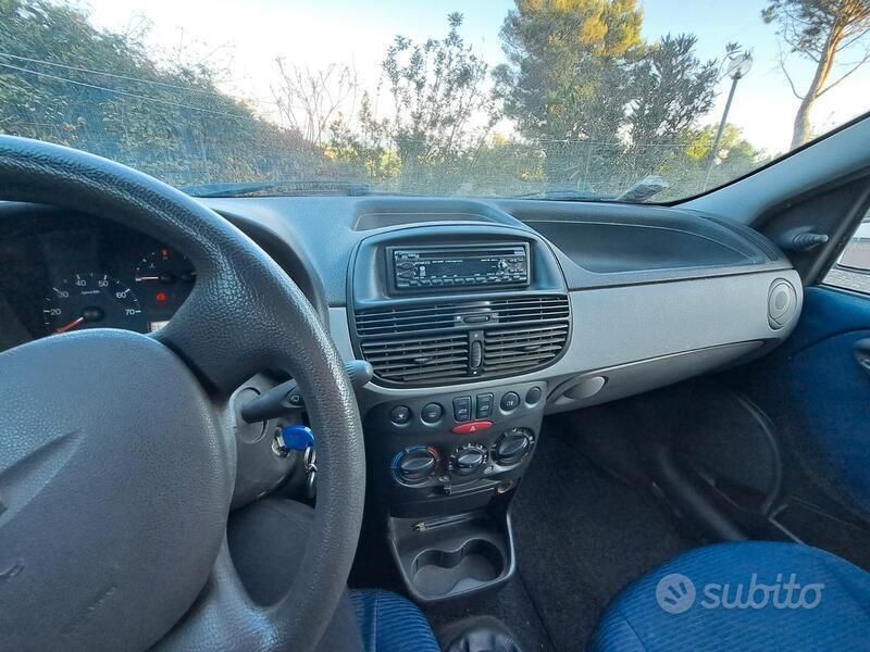 Usata Fiat Punto 60 CV (44 kW) 2001 Utilitaria
