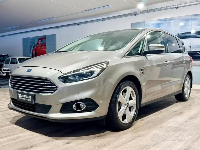 Usata Ford S-MAX Titanium 150 CV (110 kW) 2017 Grigio Monovolume