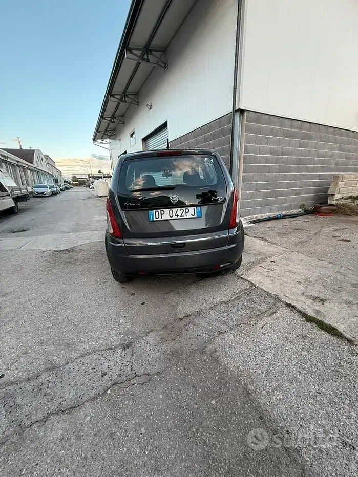 Usata Lancia Musa 69 CV (50 kW) 2008 Nero Monovolume