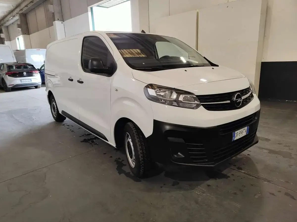 Usata Opel Vivaro-e Combi Enjoy 101 CV (74 kW) 2023 Bianco Monovolume