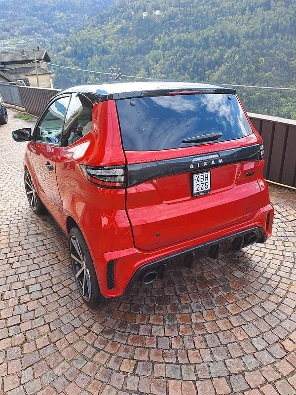 Usata Aixam 300 2025 Rosso Utilitaria