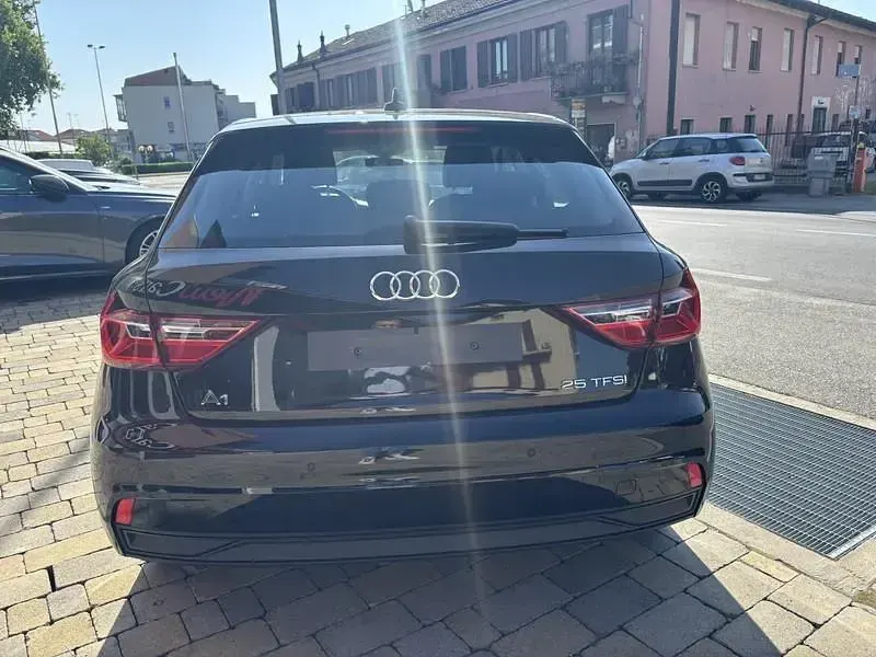 Usata Audi A1 Sportback Business 95 CV (69 kW) 2023 Viola Utilitaria