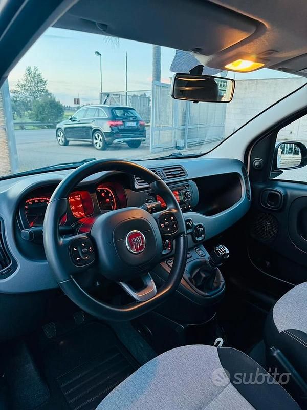 Usata Fiat Panda Lounge 69 CV (50 kW) 2019 Bianco Utilitaria