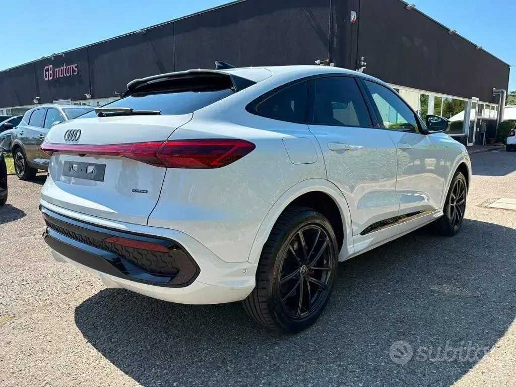 Nuova Audi Q5 Sportback S-Line 204 CV (150 kW) 2026 Bianco SUV