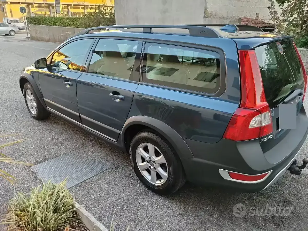 Usata Volvo XC70 185 CV (136 kW) 2009 Bluazzurro Station wagon