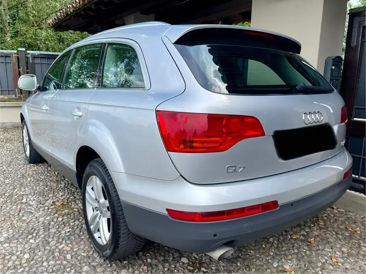 Usata Audi Q7 233 CV (171 kW) 2006 Argento SUV