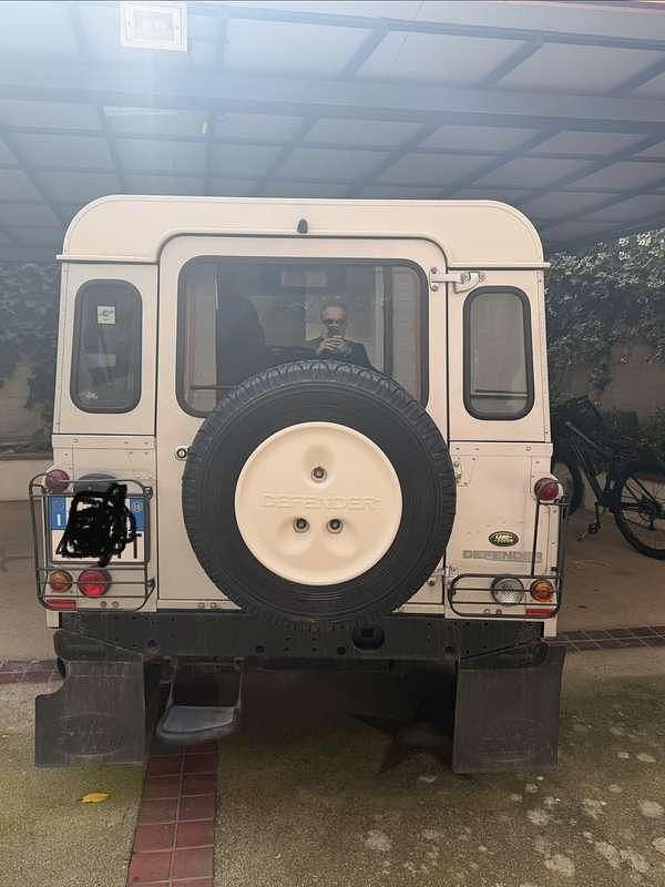 Usata Land Rover Defender S 122 CV (89 kW) 2010 SUV