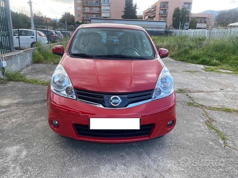 Usata Nissan Note Acenta 90 CV (66 kW) 2011 Rosso Utilitaria