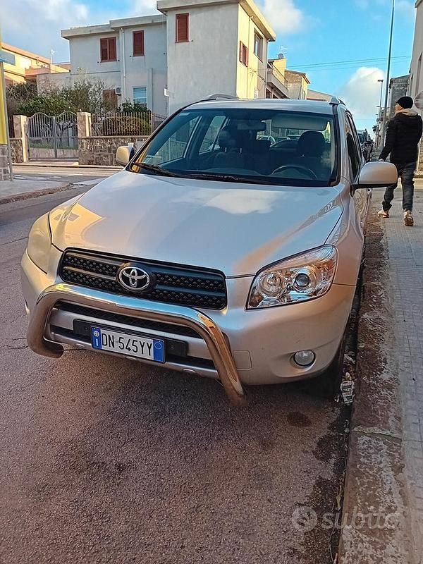 Usata Toyota RAV4 150 CV (110 kW) 2008 Grigio SUV
