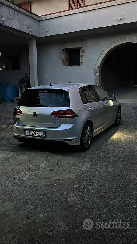 Usata VW Golf VII 110 CV (80 kW) 2016 Grigio Berlina