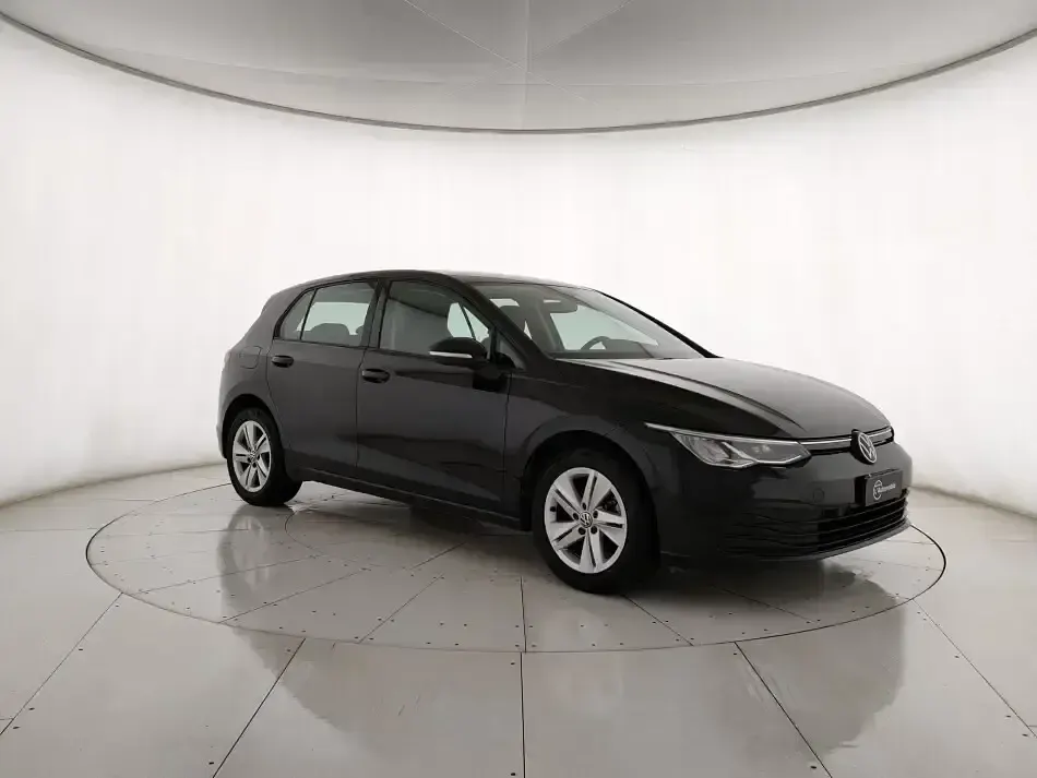Usata VW Golf VIII Life 130 CV (95 kW) 2023 Berlina