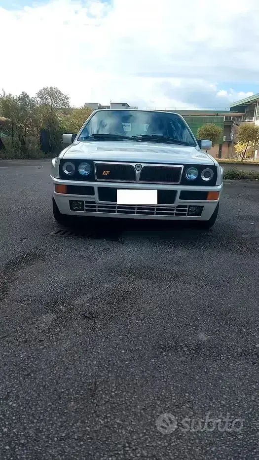 Usata Lancia Delta 211 CV (155 kW) 1994 Bianco Utilitaria