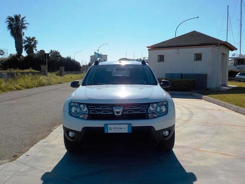 Usata Dacia Duster Lauréate 115 CV (84 kW) 2016 Bianco SUV