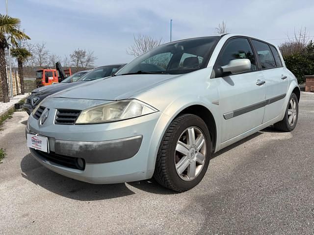 Usata Renault Mégane II Luxe 100 CV (73 kW) 2004 Grigio Berlina