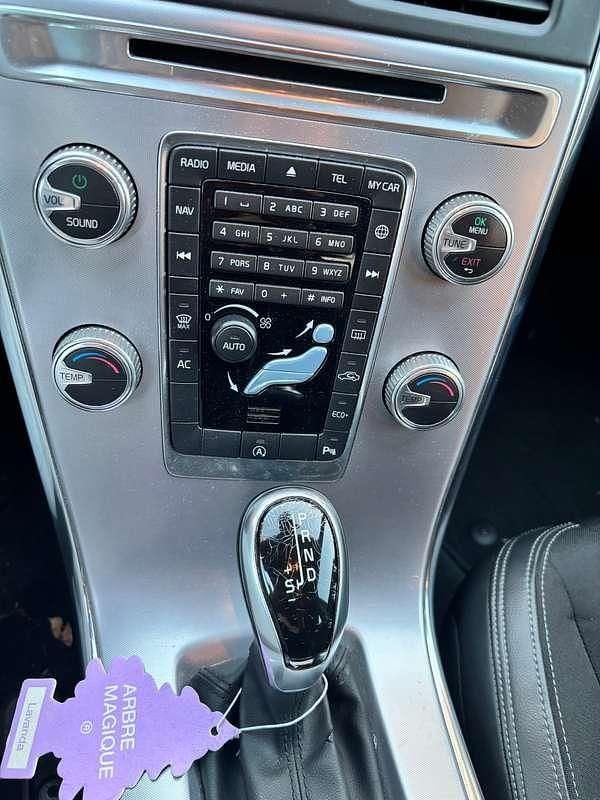 Usado Volvo XC60 Business Edition 150 CV (110 kW) 2016 Plateado SUV