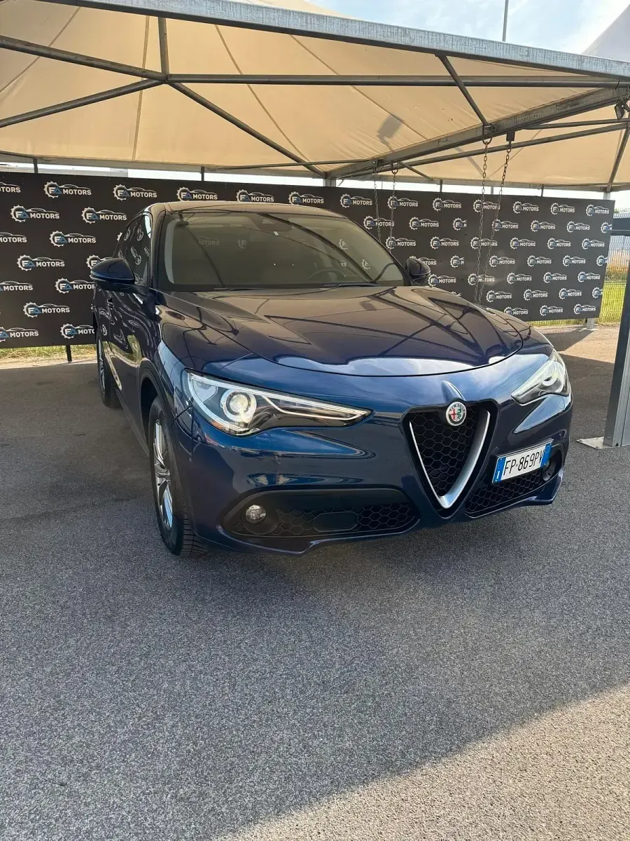 Usata Alfa Romeo Stelvio Business 150 CV (110 kW) 2018 Blu SUV