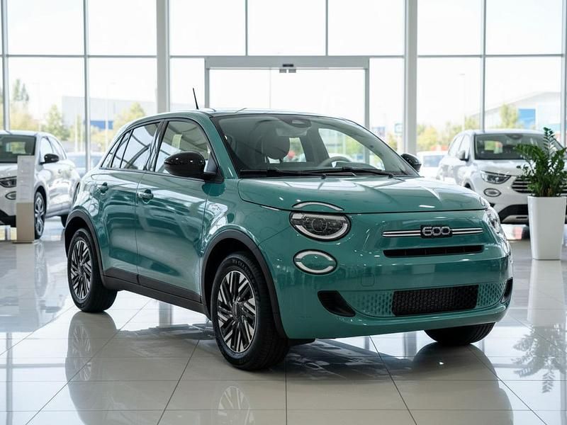 Nuova Fiat 600 101 CV (74 kW) 2025 Nessuno SUV