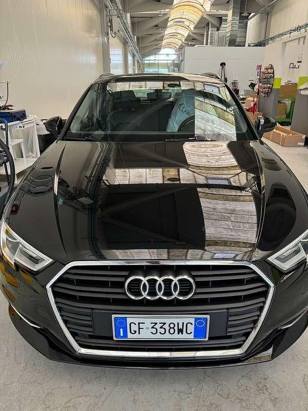 Nero Usata 2019 Audi A3 Sportback Ambiente Due volumi | 18.500 € (Buon prezzo) - Immagine 1/4