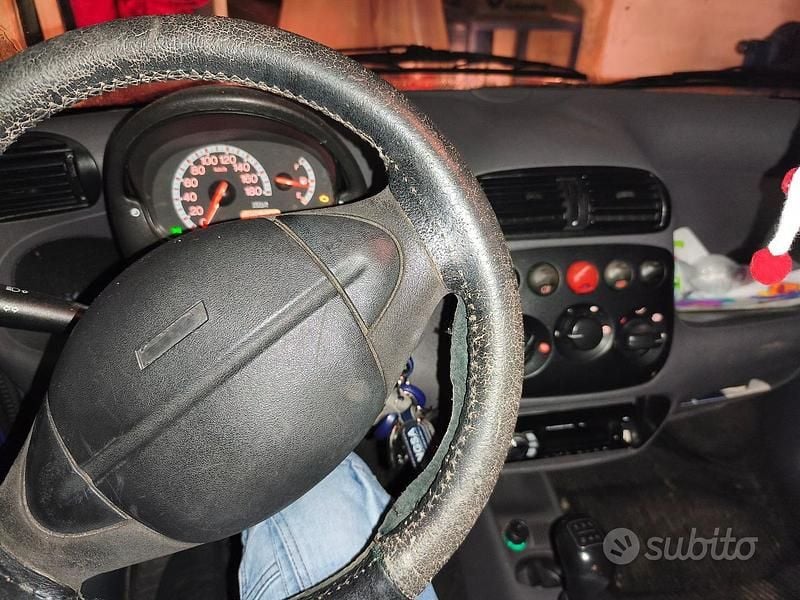 Usata Fiat Seicento 54 CV (39 kW) 2001 Blu Utilitaria