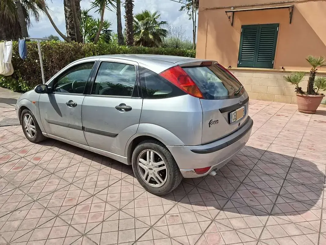 Usata Ford Focus Zetec 116 CV (85 kW) 2003 Berlina