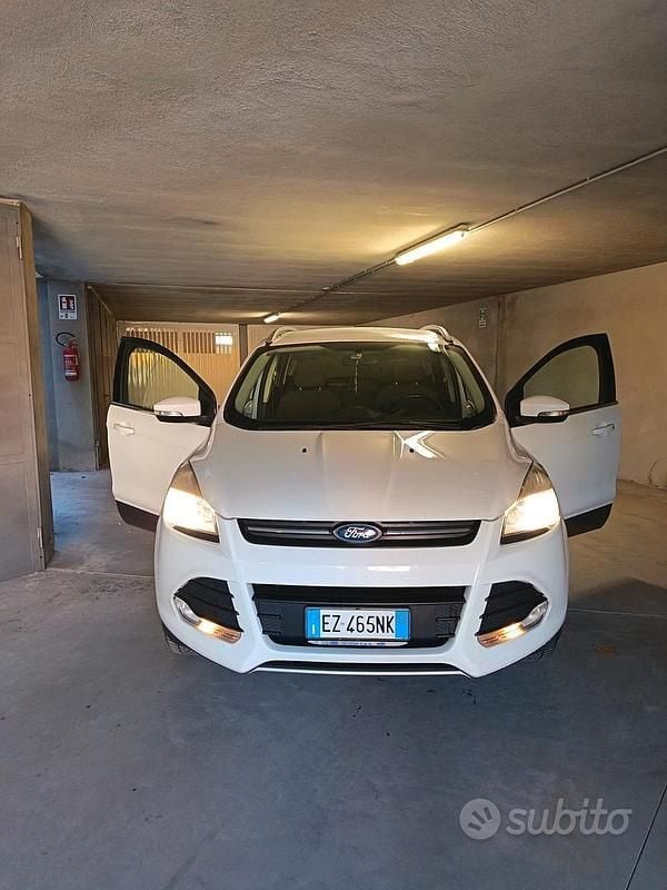 Usata 2015 Ford Kuga SUV | 9000 € (Buon prezzo) - Immagine 1/4