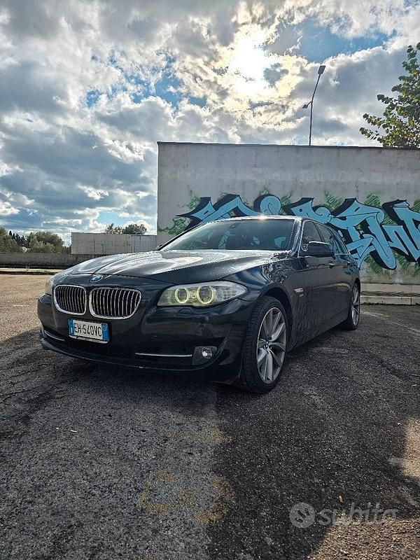 Usata BMW 525 Comfort Edition 218 CV (160 kW) 2011 Nero Station wagon
