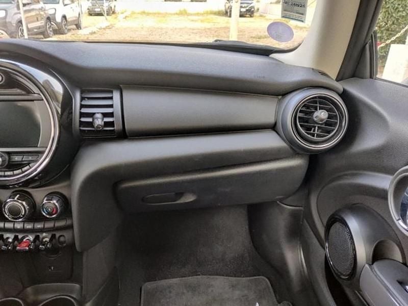 Usata Mini ONE 75 CV (55 kW) 2019 Grigio Utilitaria