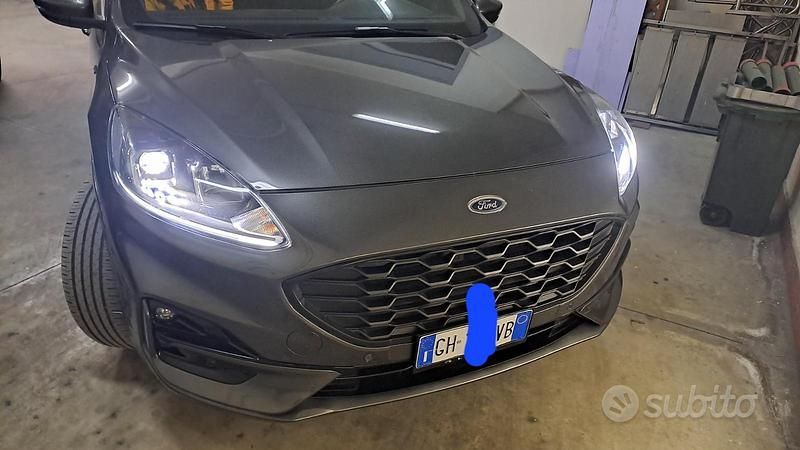 Usata Ford Kuga ST-Line 120 CV (88 kW) 2022 Grigio SUV