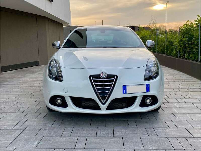 Usato 2014 Alfa Romeo Giulietta 2.0 Diesel 150 CV (12.900 €)