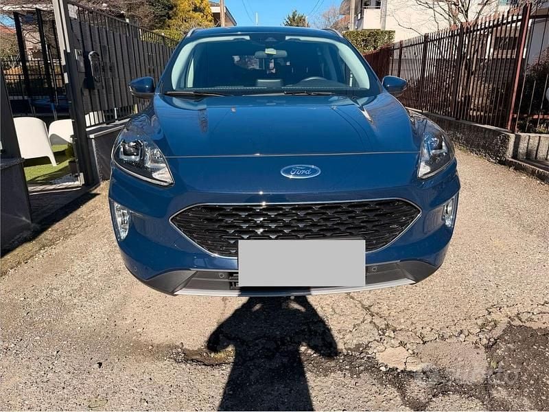 Usata Ford Kuga 120 CV (88 kW) 2020 Blu SUV