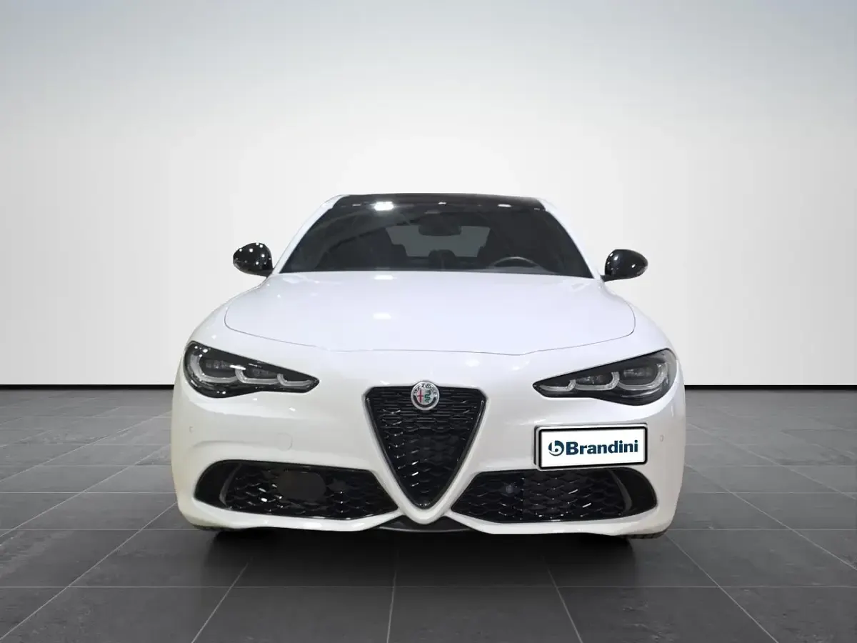 Gebraucht Alfa Romeo Giulia Competizione 211 PS (155 kW) 2024 Weiß Limousine