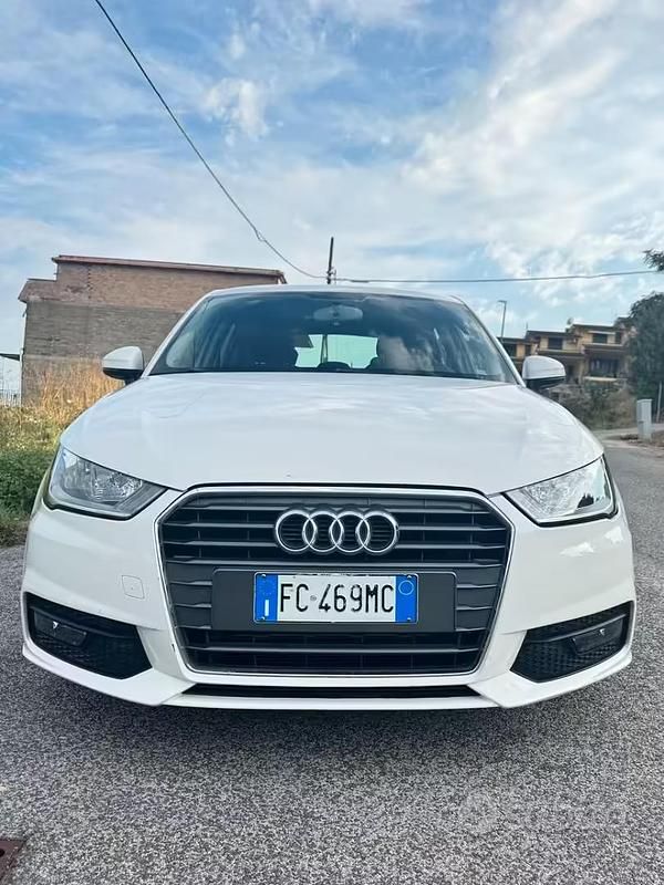 Usata Audi A1 Sportback Ambiente 90 CV (66 kW) 2016 Bianco Utilitaria