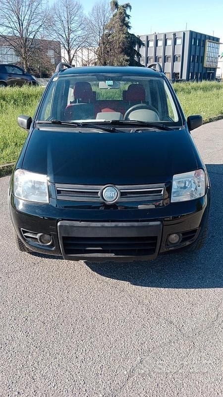 Usata Fiat Panda 4x4 60 CV (44 kW) 2006 Nero Utilitaria