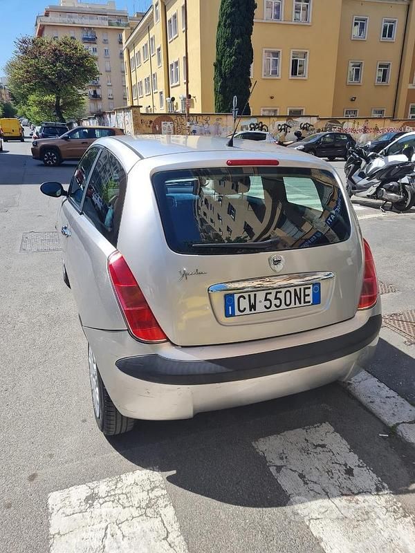 Usata Lancia Ypsilon 60 CV (44 kW) 2005 Marrone Utilitaria