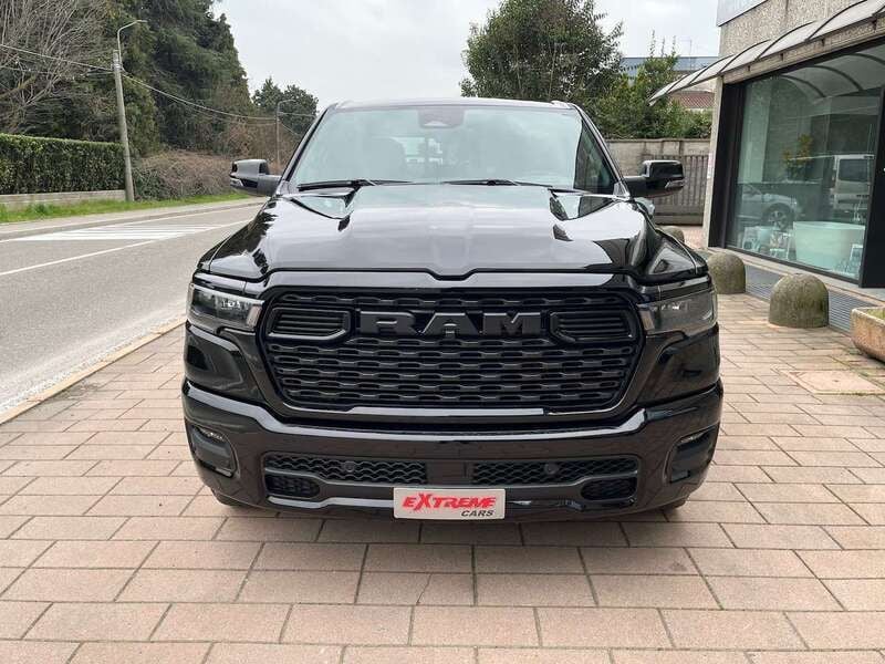 Neu RAM 1500 426 PS (313 kW) 2025 Schwarz Pickup