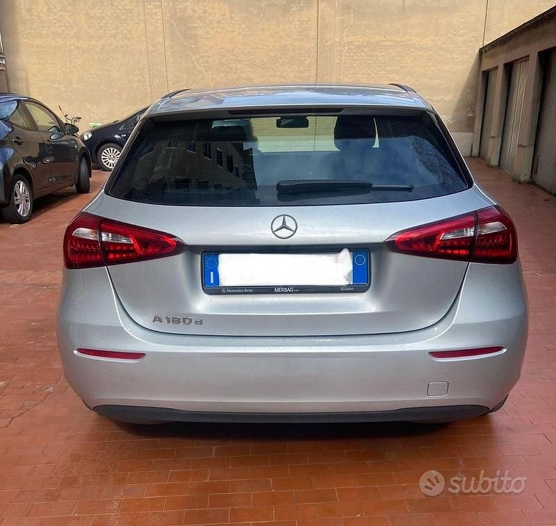 Usata Mercedes A180 116 CV (85 kW) 2018 Grigio Berlina