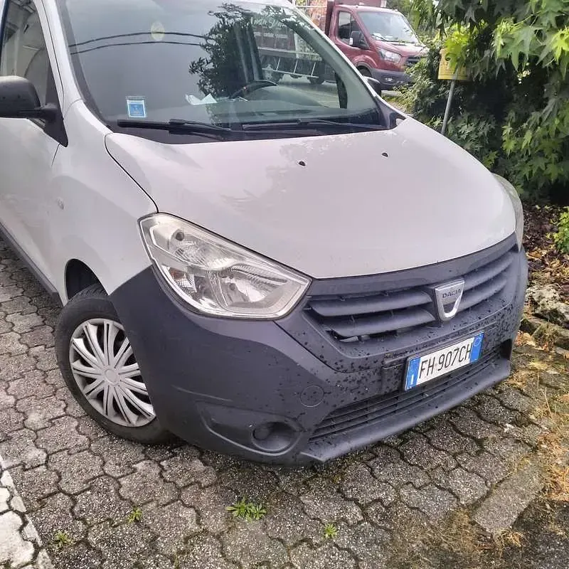 Usata Dacia Dokker Ambiance 75 CV (55 kW) 2016 Monovolume